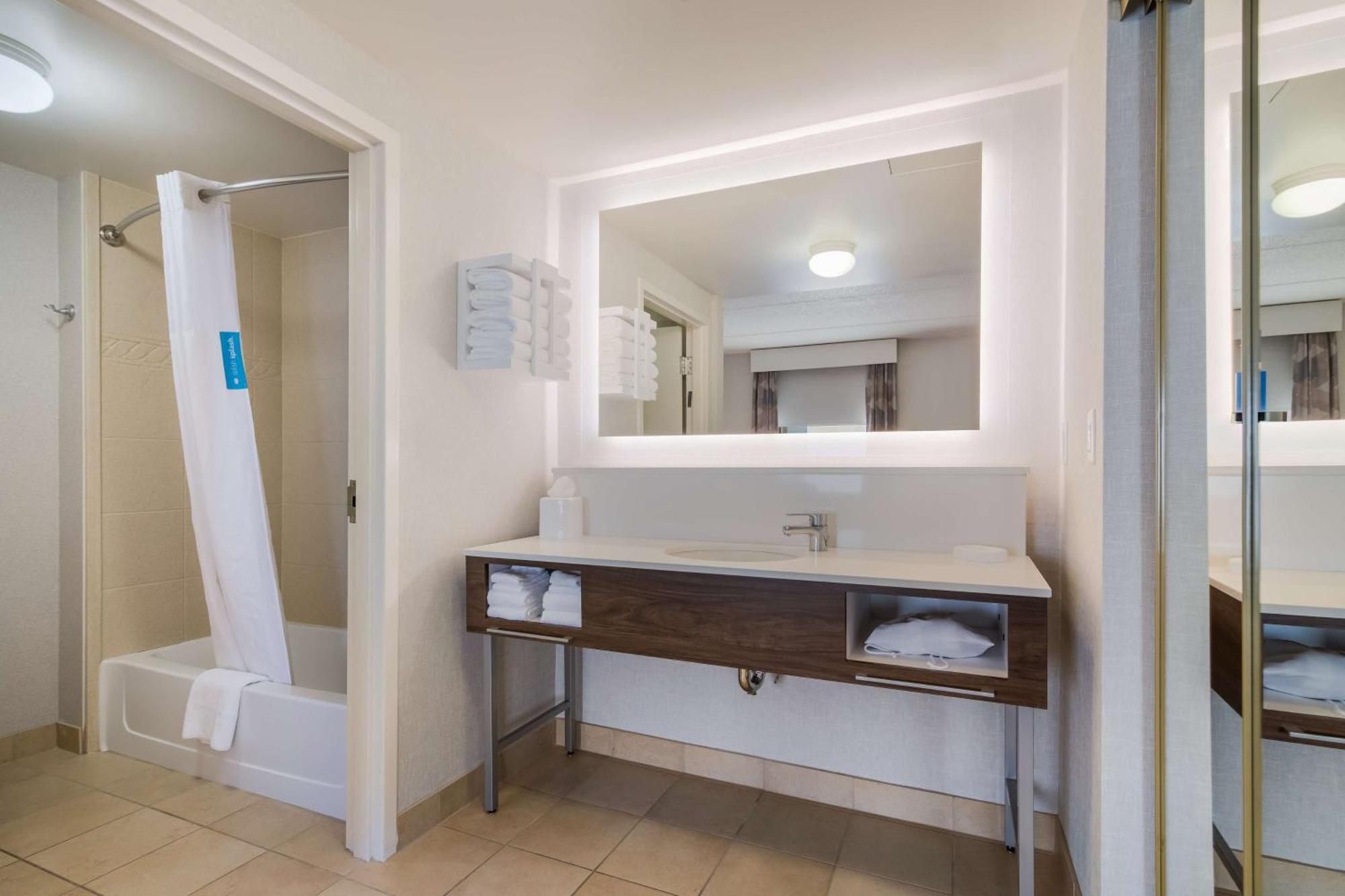 Hampton Inn & Suites Plattsburgh Esterno foto