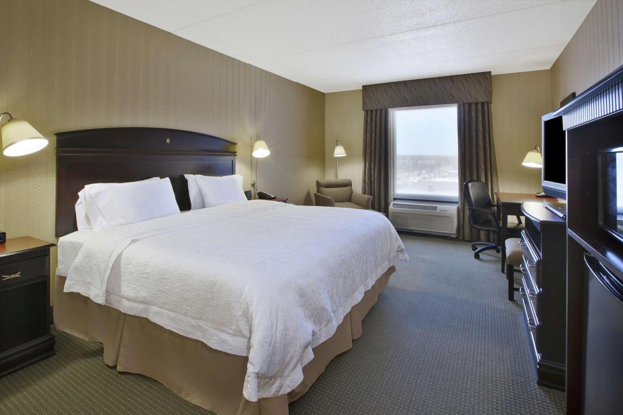 Hampton Inn & Suites Plattsburgh Esterno foto