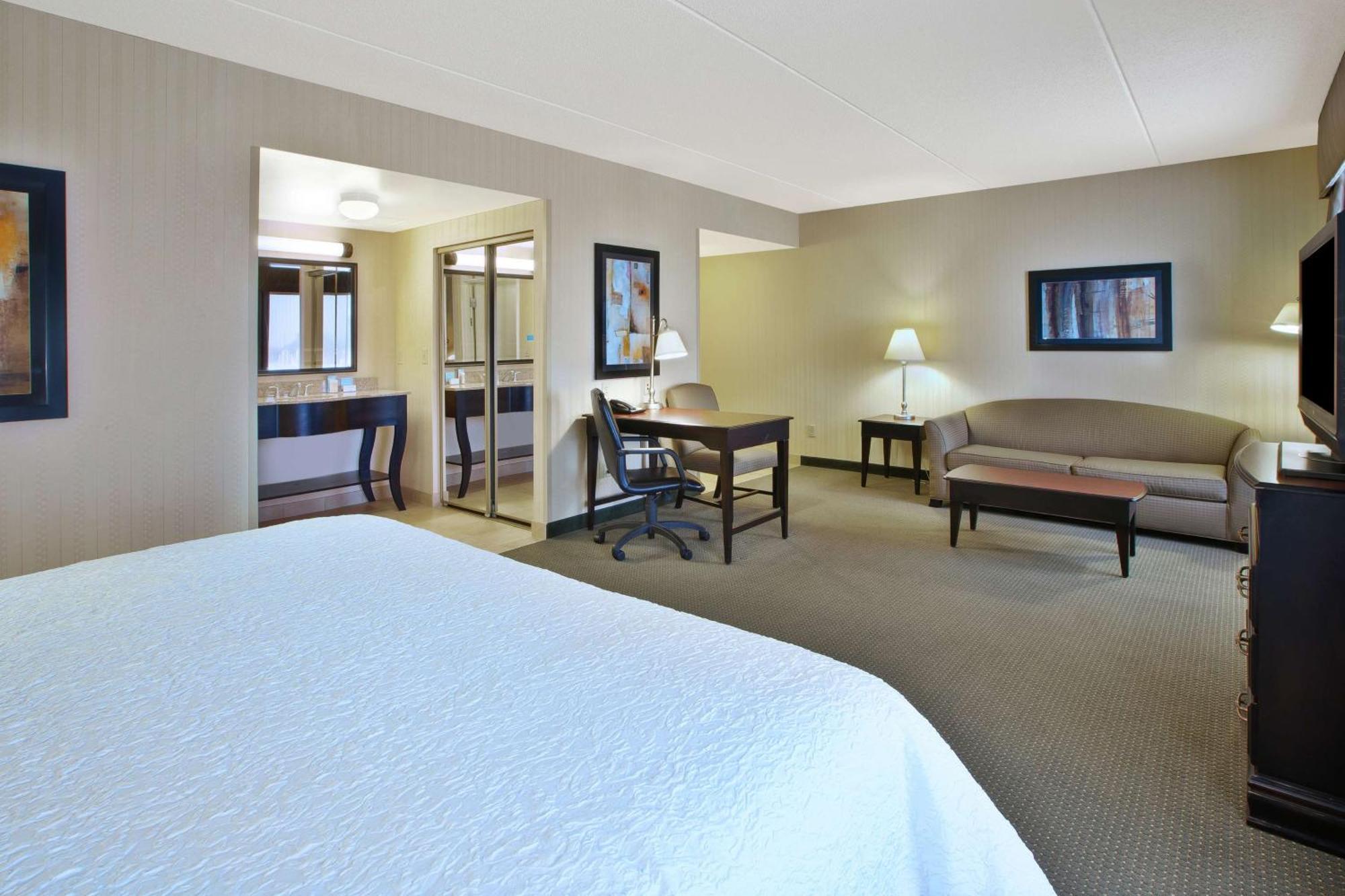Hampton Inn & Suites Plattsburgh Esterno foto