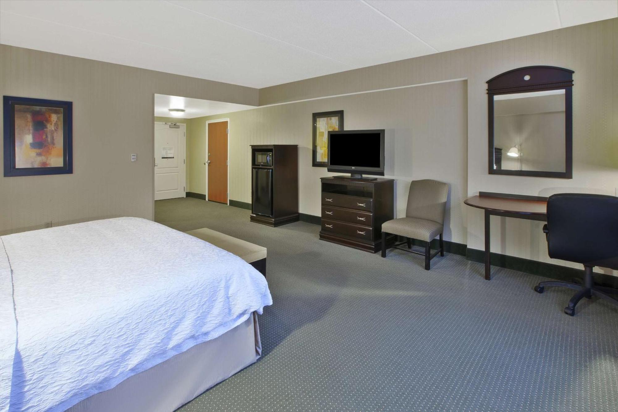 Hampton Inn & Suites Plattsburgh Esterno foto