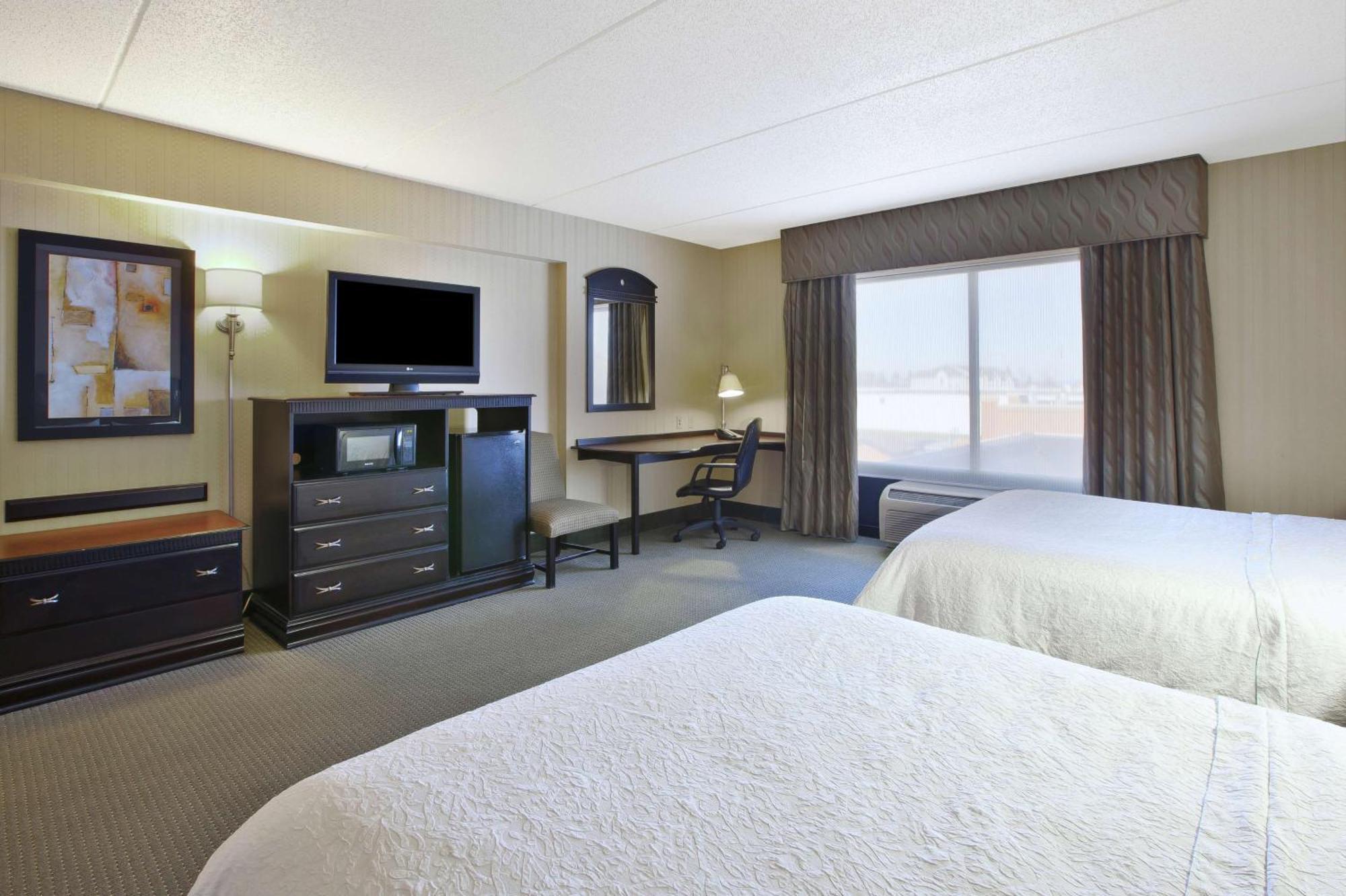 Hampton Inn & Suites Plattsburgh Esterno foto